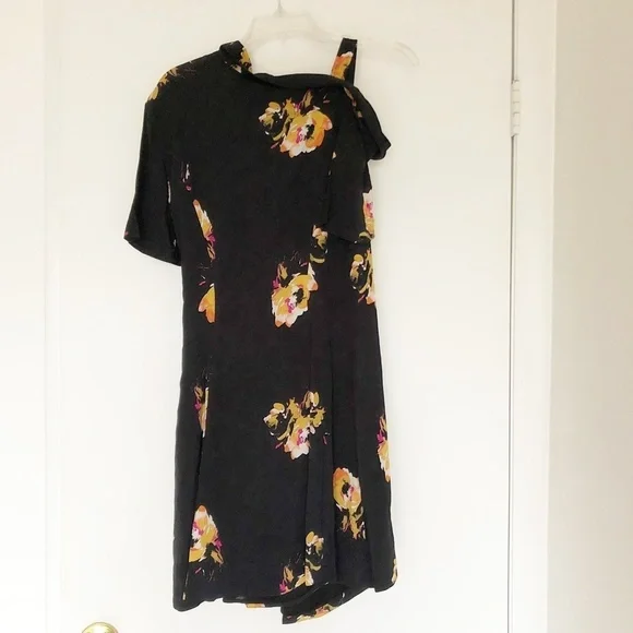 NEW ALC Lucia Silk Black Floral Asymmetrical Mini Dress Size 0 - Picture 5 of 7